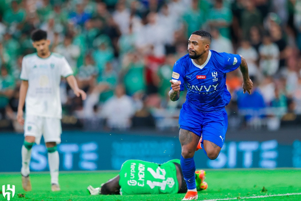 މެޗުގައި ލަނޑު ޖެހުމަށްފަހު އަލް ޙިލާލްގެ ކުޅުންތެރިން އުފާ ފާޅުކުރަނީ