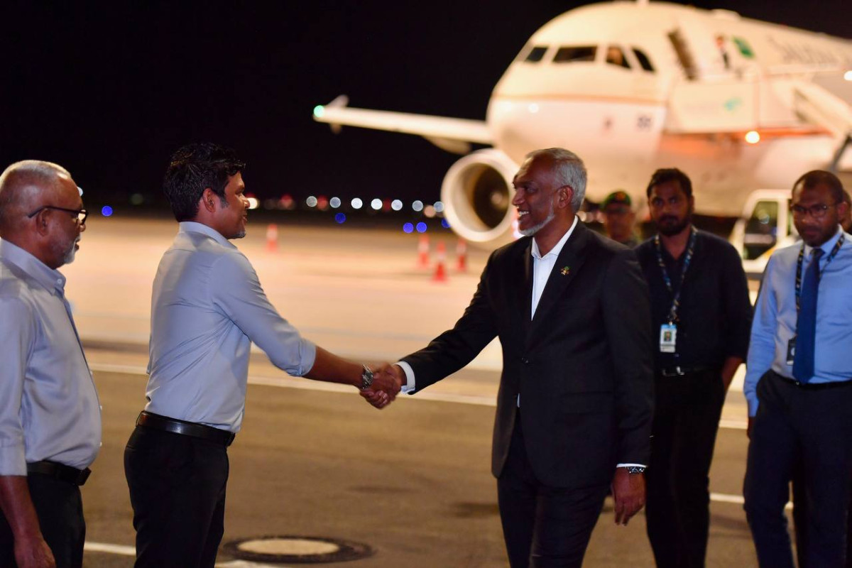 The President and First Lady return to Malé after performing Umrah