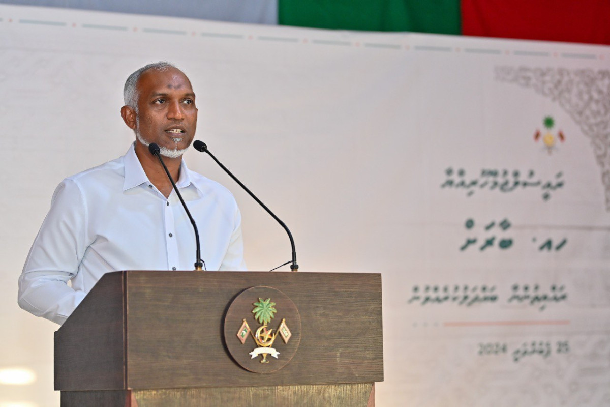 President Muizzu speaking to residents of Baarah island