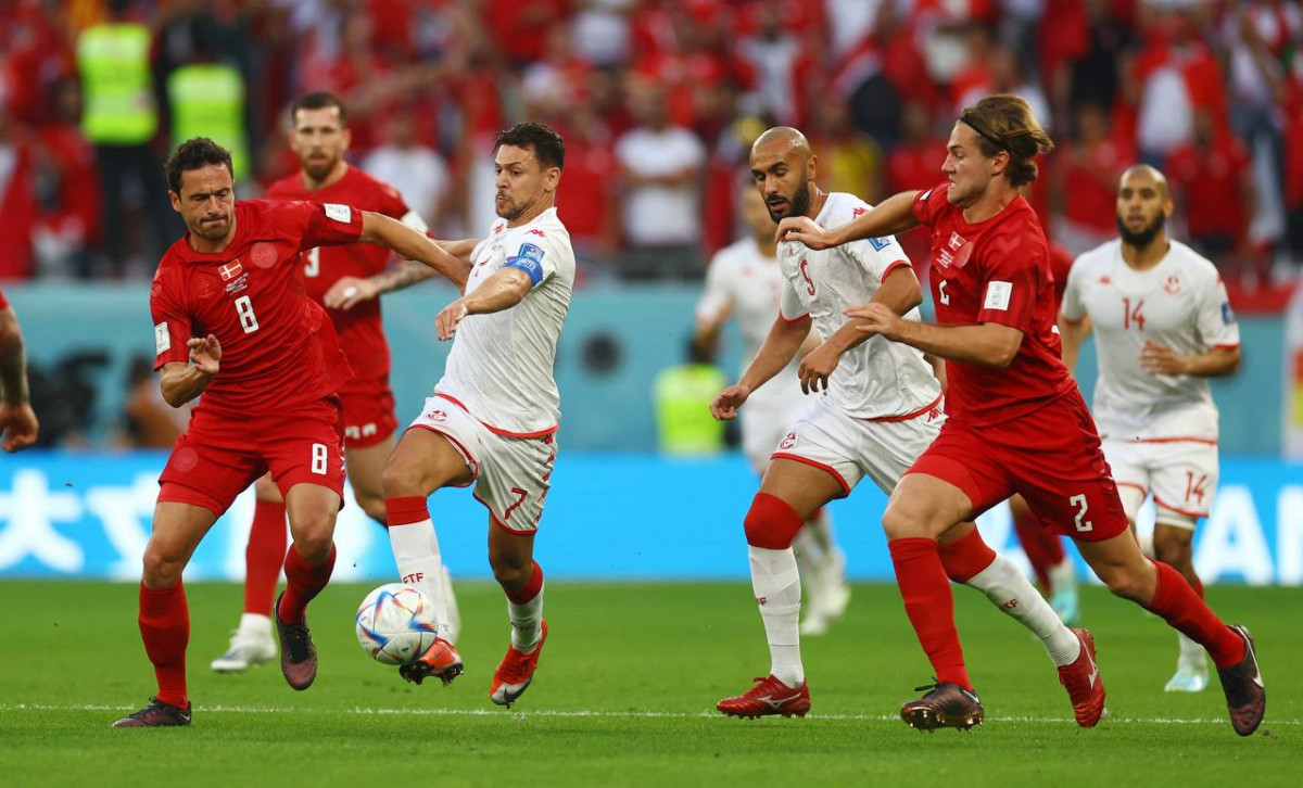 ޑެންމާކު އަދި ޓިއުނީޝިޔާ ކުޅުނު މެޗުގެ ތެރެއިން: ފޮޓޯ - ރޮއިޓާސް  