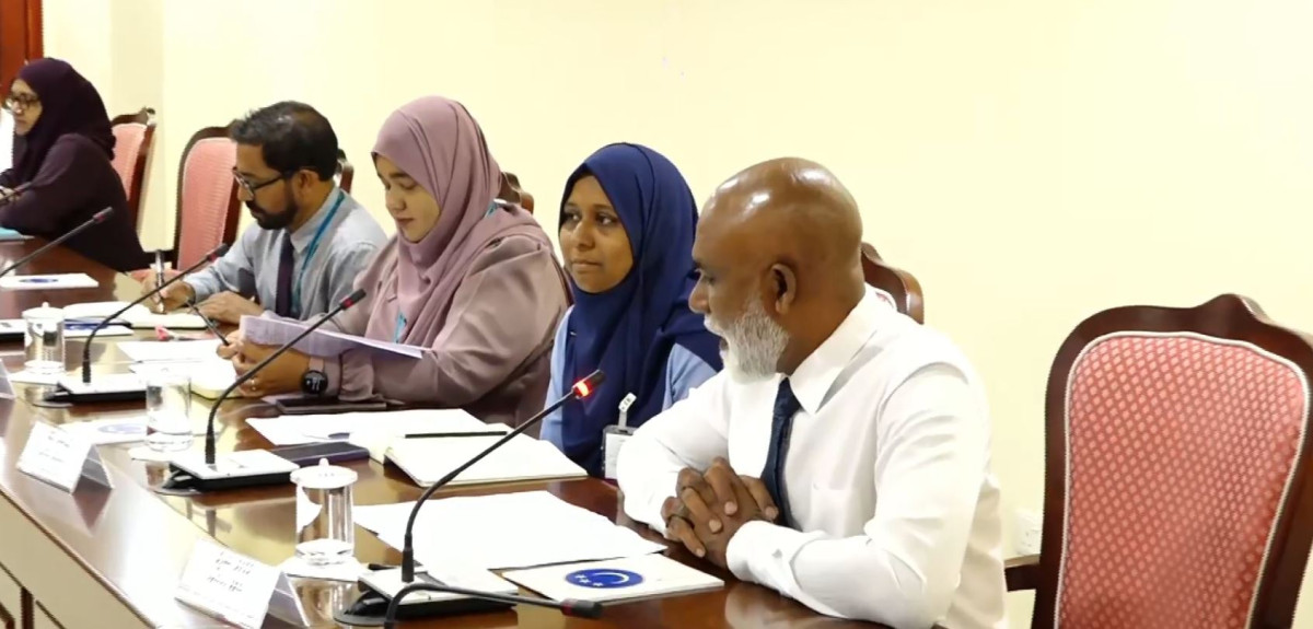 މަޖިލީހުގެ ޤަވާއިދު ކޮމިޓީގެ ބައްދަލުވުމުގެ ތެރެއިން