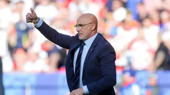 ސްޕެއިންގެ ކޯޗު ލުއިސް ޑެ ލާ ފުއެންޓޭ