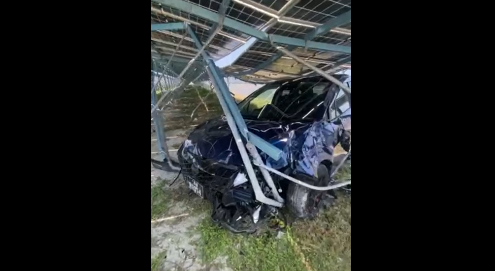 ހަލި މަގުގައި ހިނގި އެކްސިޑެންޓް