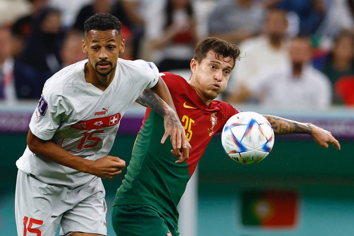 ޕޯޗުގަލް އަދި ސްވިޒަލެންޑް ބައްދަލުކުރި މެޗުގެ ތެރެއިން - ފޮޓޯ: ރޮއިޓާސް