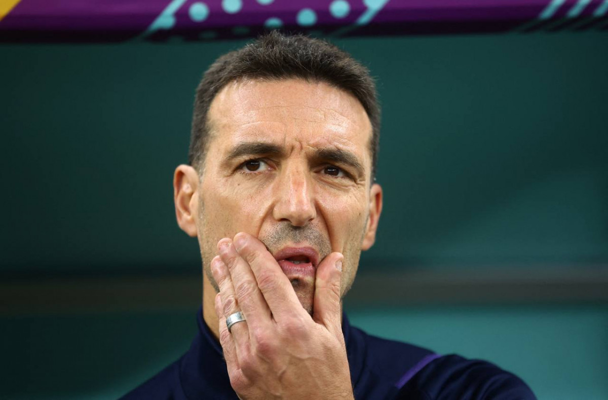 އާޖެންޓީނާ އަދި ނެދަލެންޑްސް ކުޅުނު މެޗުގެ ތެރެއިން - ފޮޓޯ: ރޮއިޓާސް