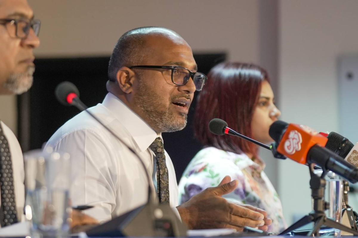 ދާޚިލީ ސަލާމަތާއި ފަންނިއްޔާތާ ބޭހޭ ވުޒާރާ އާއި ހެލްތު މިނިސްޓްރީ އަދި އިގްތިޞާދީ ތަރައްގީއާއި ބެހޭ ވުޒާރާ ގުޅިގެން ބޭއްވި ނޫސްވެރިންގެ ބައްދަލުވުން