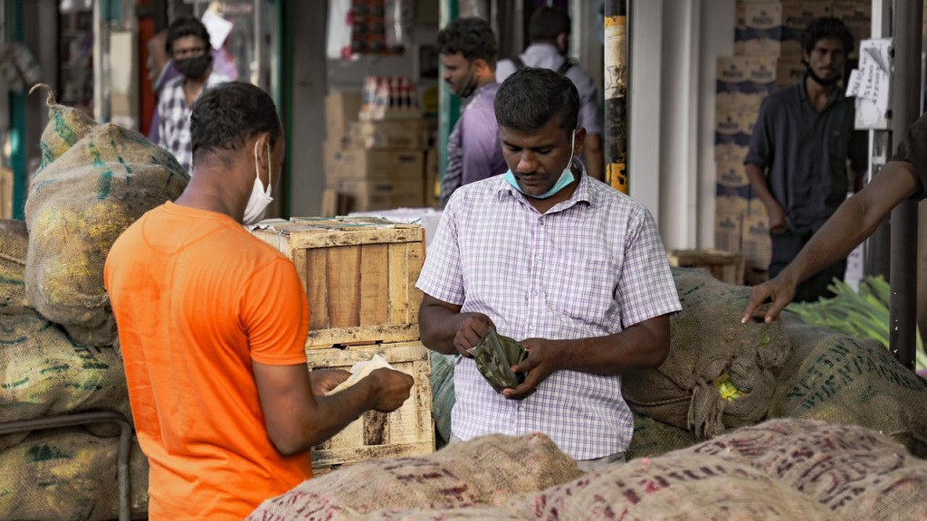 ފިހާރައަކަށް ގެނައި މުދަލާ ގުޅޭ ވިޔަފާރީ މުއާމަލާތްތަކެއް ކުރިއަށް ދަނީ - ފޮޓޯ: މުހައްމަދު އަނިލް