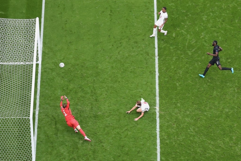 އިންގްލެންޑާއިި ޖަރުމަން ބައްދަލުކުރި މެޗުގެ ތެރެއިން - ފޮޓޯ: ގެޓީ އިމޭޖަސް