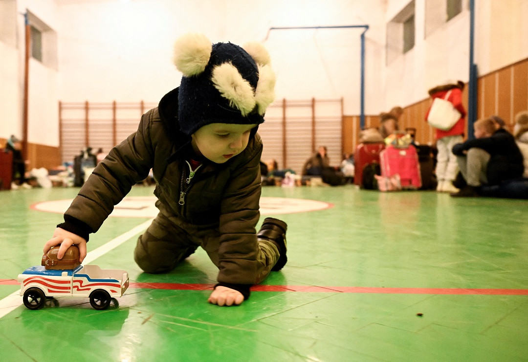 ރަޝިޔާ އާއި ޔޫކްރޭން ހަނގުރާމައިގައި އެތައް ކުޑަކުދިންނެއް ވަނީ މަގުމަތިވެފައި - ފޮޓޯ: ރޮއިޓަރސް