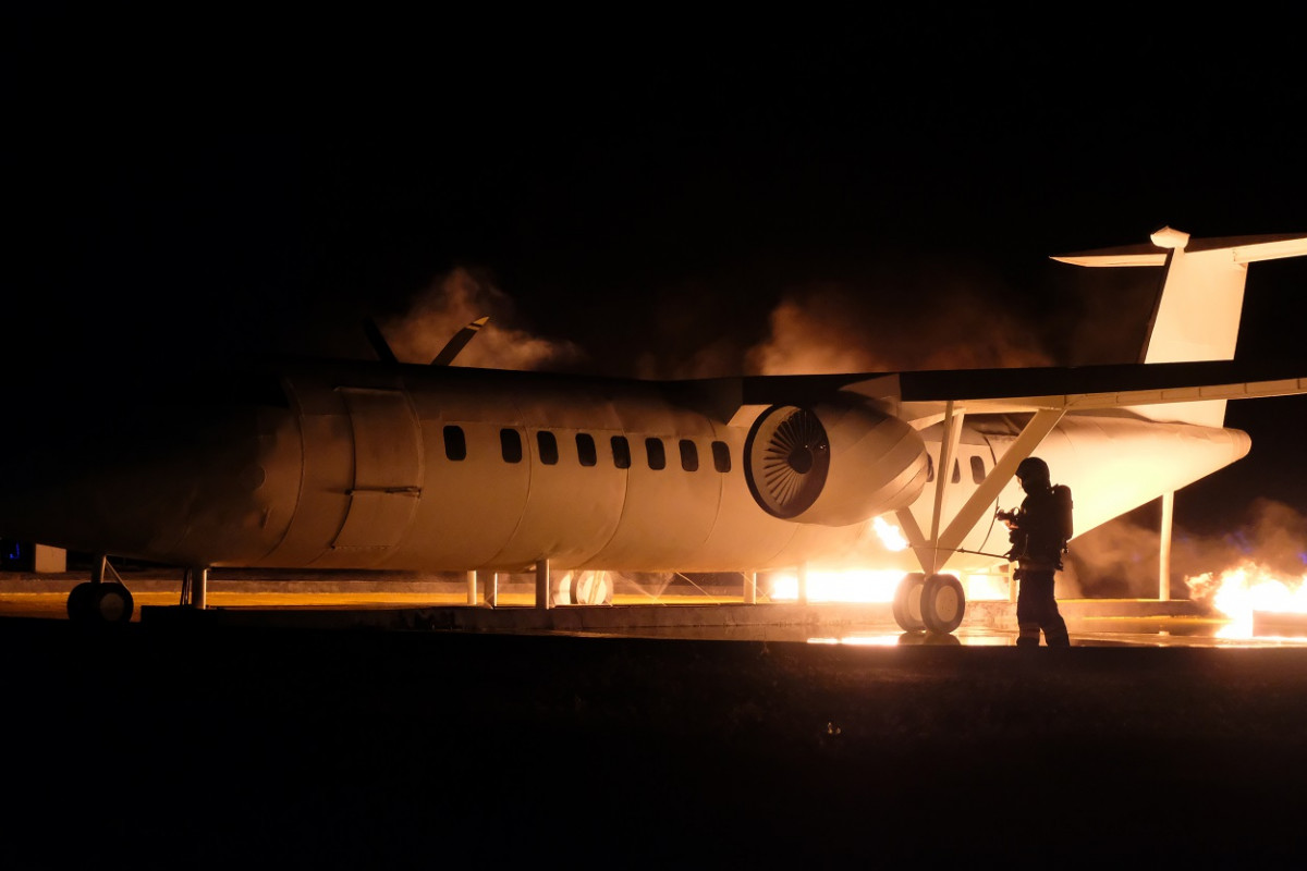 އާރުއޭސީއެލްގެ ޑިރެކްޓަރުންގެ ބޯޑުގެ މެމްބަރުންނާއި މެނޭޖިންގ ޑިރެކްޓަރުން ވަނީ އެ ފަޔަރ ސިމިއުލޭޓަރއަށް "އަޙްމަދު ފަޔާޒް ފަޔަރ ސިމިއުލޭޓަރ"ގެ ނަމުން ނަން ދިނުމަށް ނިންމާފައި - ފޮޓޯ: ރީޖަނަލް އެއަރޕޯޓްސް