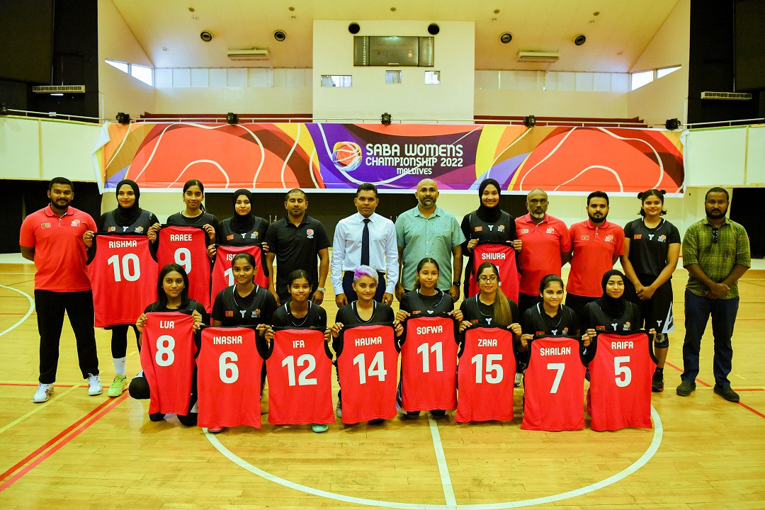 Vice President Faisal Naseem met with the women’s national basketball team of Maldives