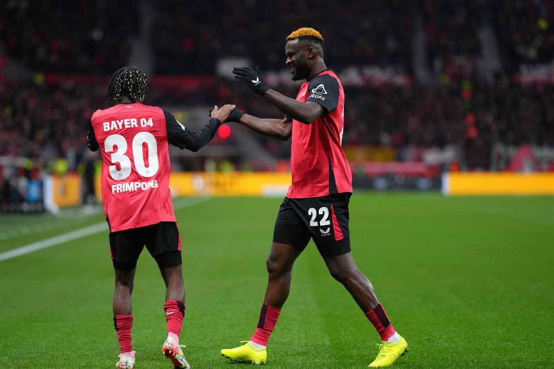 މެޗުގައި ލަނޑު ޖެހުމަށްފަހު ލެވަކޫސަންގެ ކުޅުންތެރިން އުފާ ފާޅު ކުރަނީ