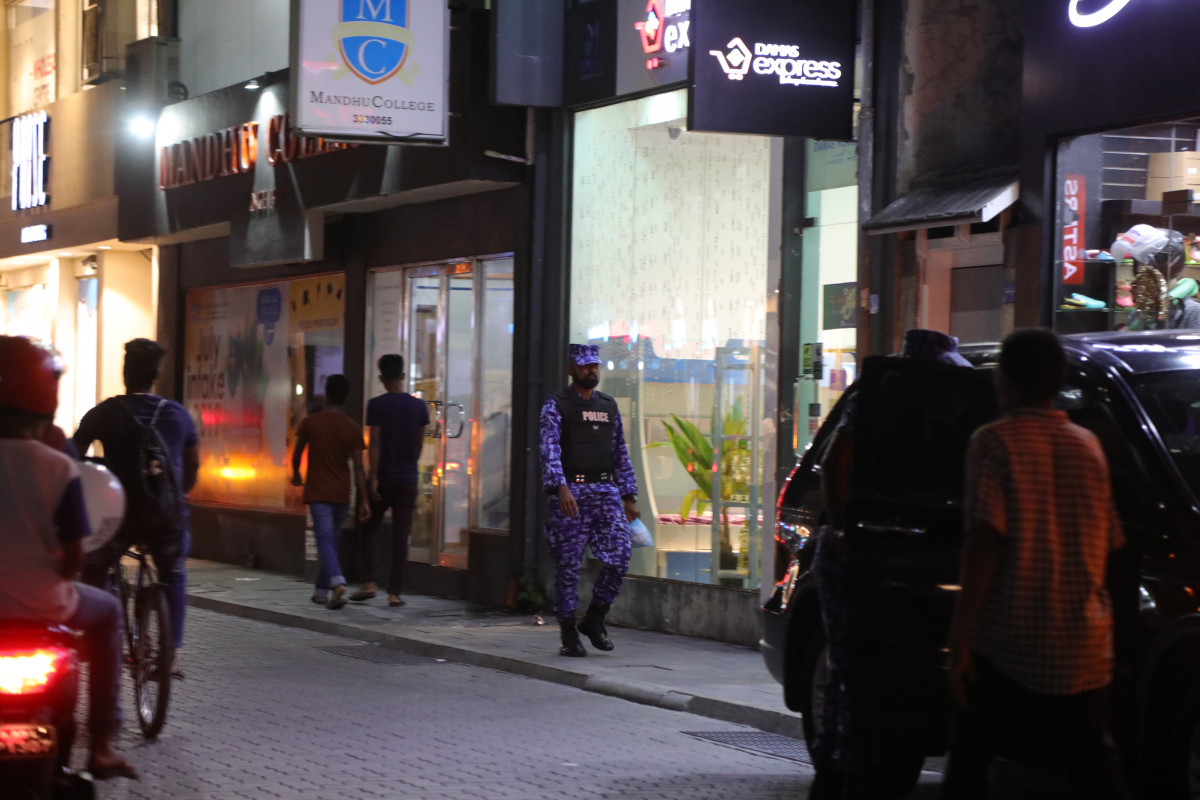 11 ސެޕްޓެމްބަރު 2019 --މަރު ކޮމިޝަނުން ތަހުގީގު ކުރަމުންދާ މައްސަލައަކާ ގުޅިގެން ފުލުހުން  މާލޭގެ ބައެއް ތަންތަން ބަލާ ފާސްކުރުމަށް ހިންގި އޮޕަރޭޝަނުގެ ތެރެއިން-- ފޮޓޯ: ޝުއައިބް މުހައްމަދު