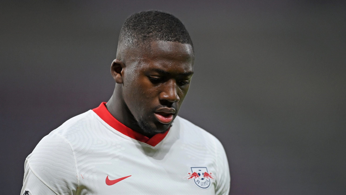 ލައިޕްޒީގަށް ކުޅެމުން އަންނަ ފްރާންސްގެ ޒުވާން ޑިފެންޑަރު އިބްރާހިމާ ކޮނާޓޭ