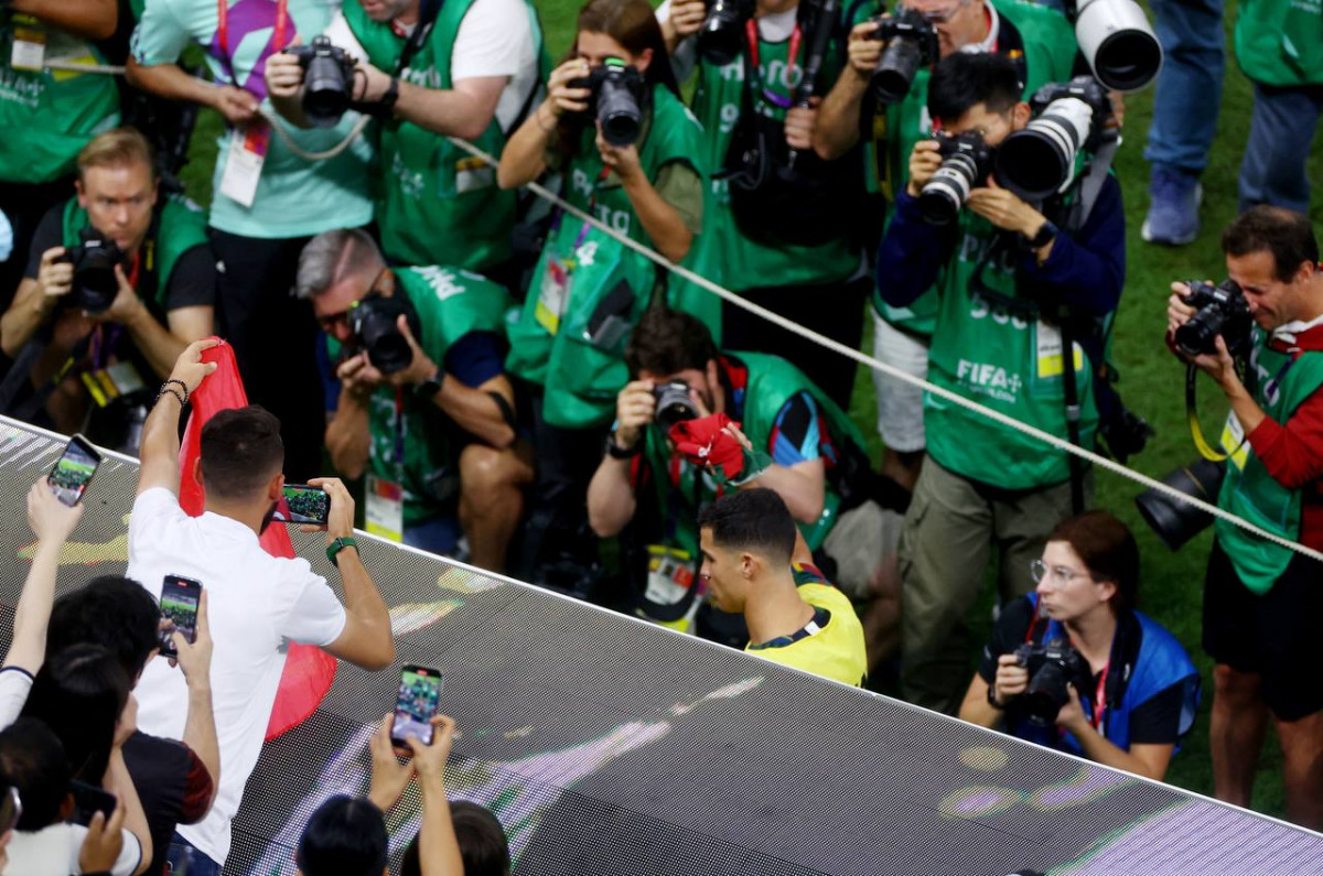 ޕޯޗުގަލް އަދި ސްވިޒަލެންޑް ބައްދަލުކުރި މެޗުގެ ތެރެއިން - ފޮޓޯ: ރޮއިޓާސް