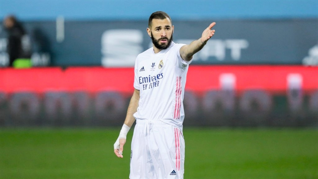 ރެއާލް މެޑްރިޑަށް ކުޅެމުން އަންނަ ފްރާންސްގެ ފޯވާޑް ކަރިމް ބެންޒެމާ