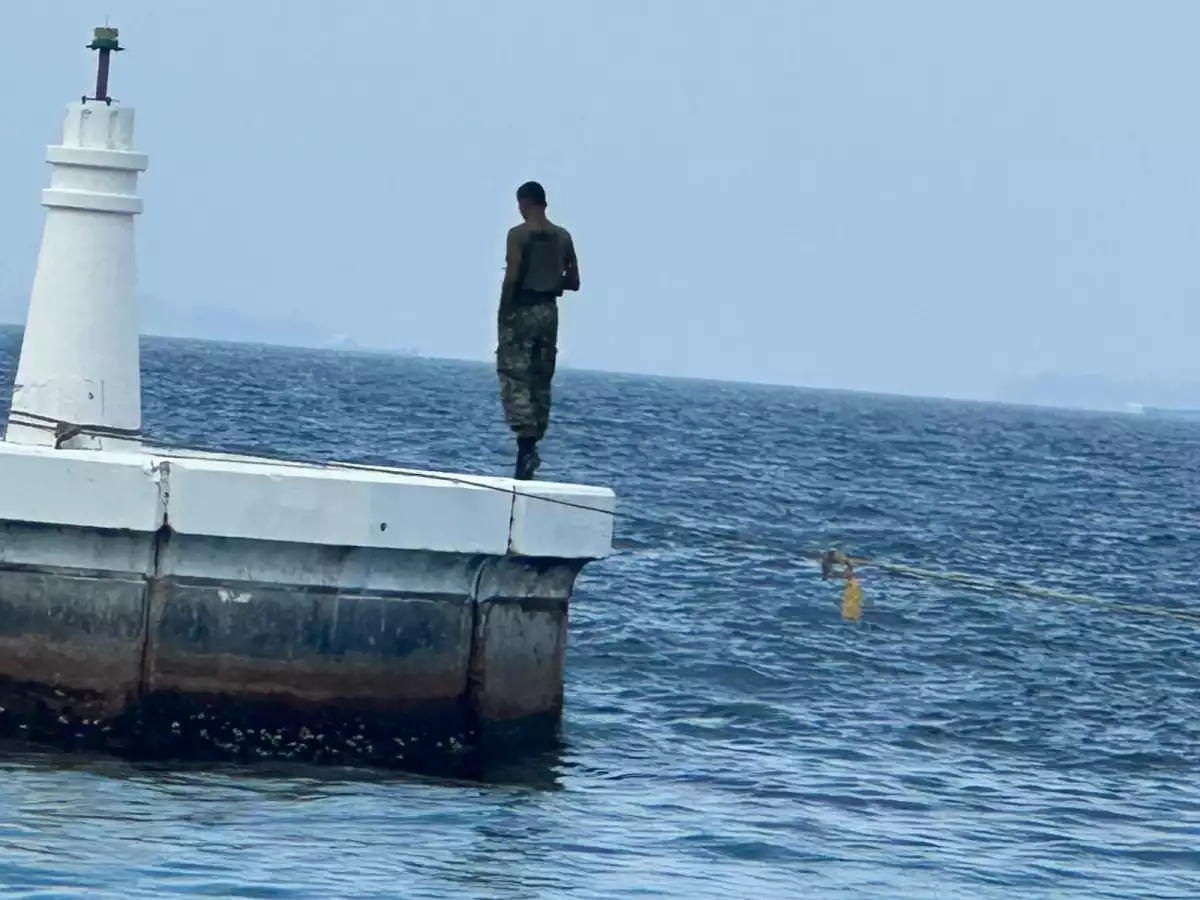 ކޯސްޓް ގާޑް އިން މާލެ ނެރު ބަންދު ކޮށް ފޯރި މަރަނީ