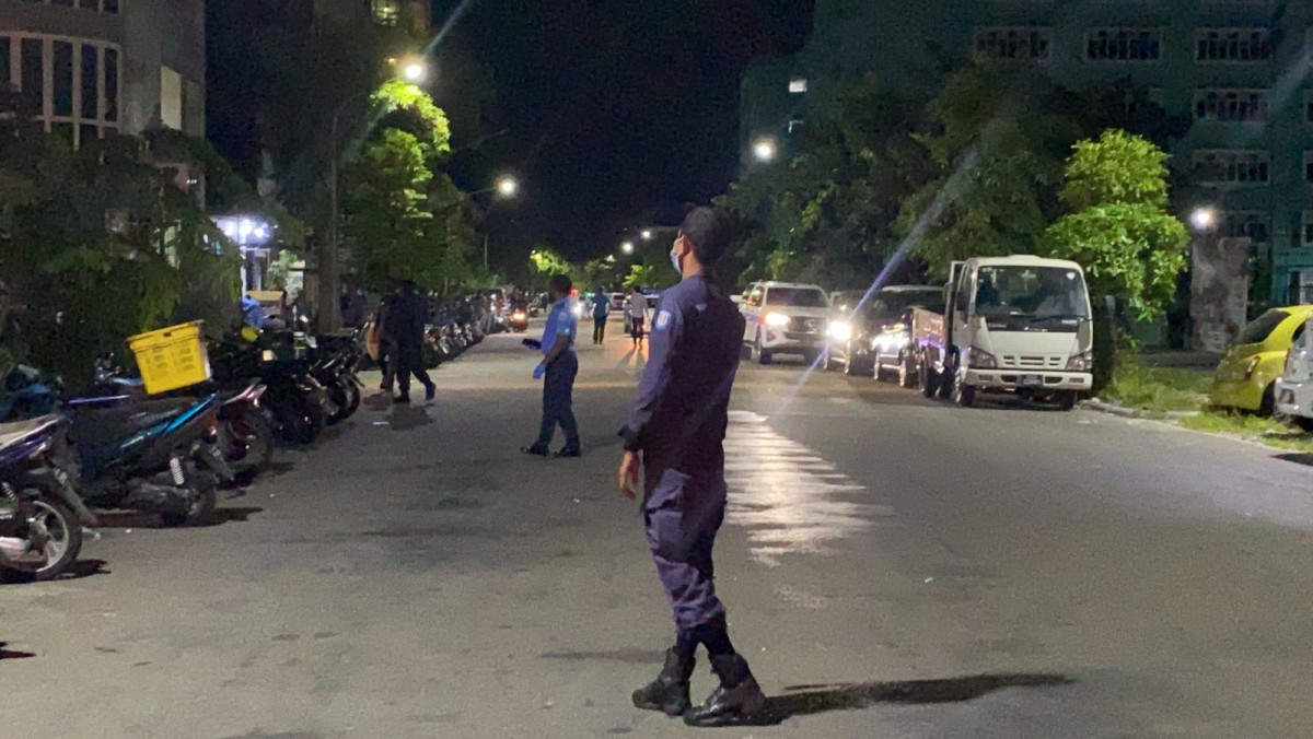 ބާރުގަދަ އަޑަކާއެކު އެއްޗެއް ގޮވި ސަރަހައްދުގައި ފުލުހުން ހަރަކާތްތެރިވަނީ