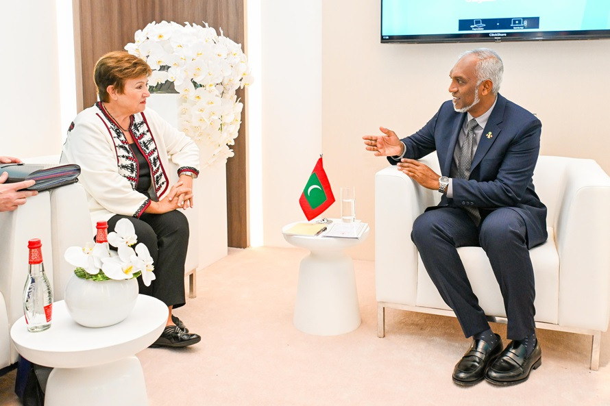 އައި.އެމް.އެފް.ގެ މެނޭޖިންގ ޑިރެކްޓަރ، ރައީސުލްޖުމްހޫރިއްޔާގެ އަރިހަށް އިޙްތިރާމްގެ ޒިޔާރަތެއް ކުރައްވައިފި