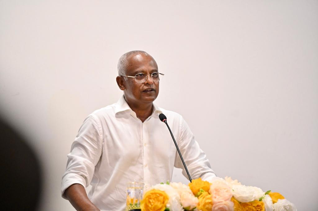 ކެމްޕޭނަށް ވިލިނގިއްޔަށް ވަޑައިގެން ރައީސް އެމްޑީޕީގެ މެންބަރުންނާ ބައްދަލުކުރައްވައި ވާހަކަފުޅުދައްކަވަނީ