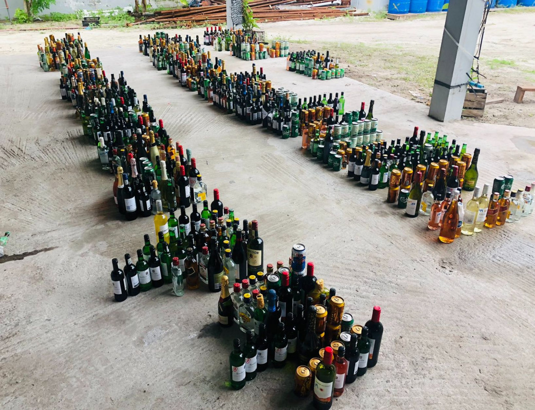 Alcohol bottles under Dharavandhoo Police custody were destroyed on October 27