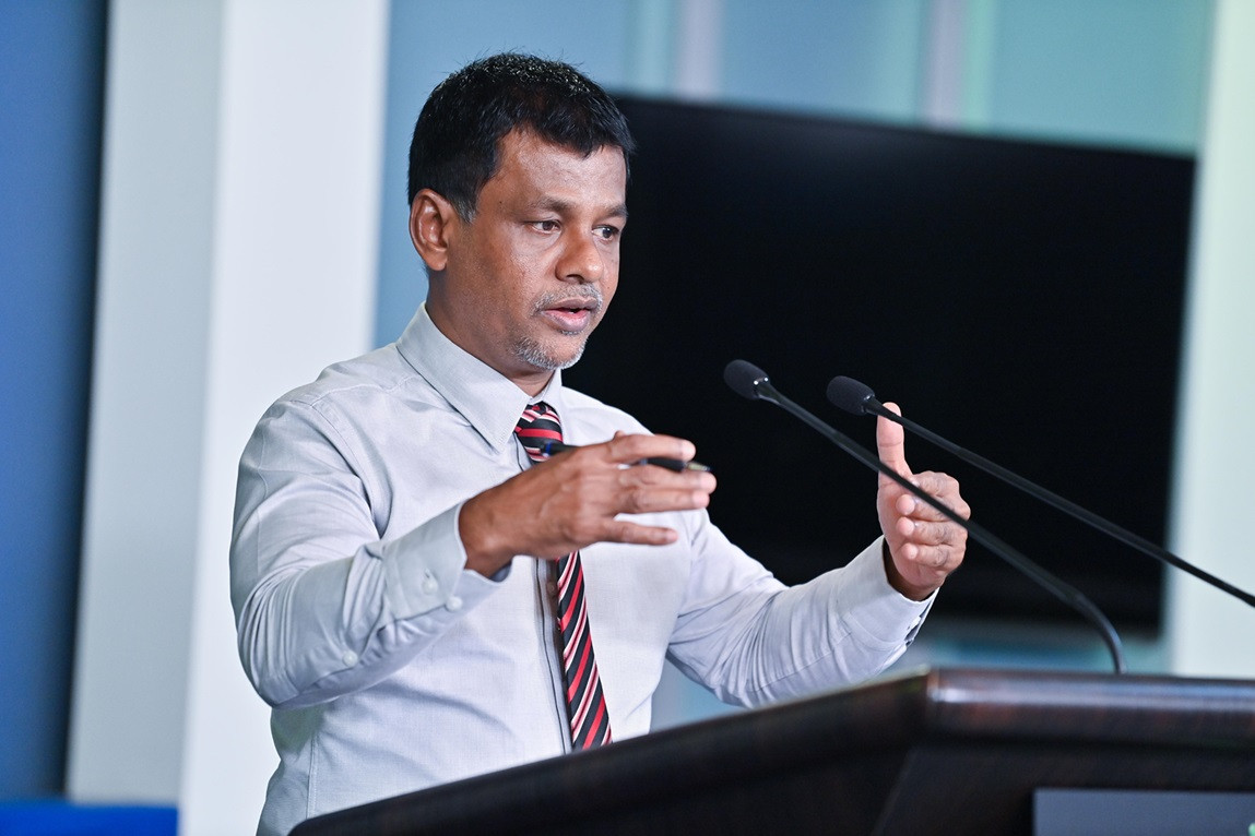 އާދިއްތަ ދުވަހު ބޭއްވި ނޫސްވެރިންގެ ބައްދަލުވުމުގައި، ޕްރިންސިޕަލް ސެކްރެޓަރީ ޓު ދަ ޕްރެޒިޑެންޓް އޮން ޕަބްލިކް ޕޮލިސީ އަބްދުﷲ ނާޒިމް އިބްރާހީމް ވާހަކަފުޅުދައްކަވަނީ