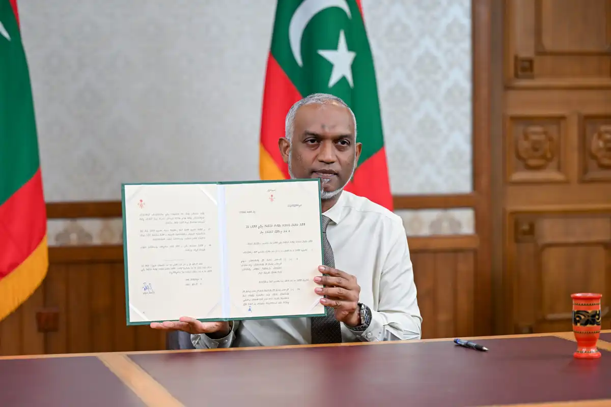 ރައީސުލްޖުމްހޫރިއްޔާ، ޓެކްސް ނެގުމާބެހޭ އިދާރީ ޤާނޫނަށް 4 ވަނަ އިޞްލާޙު ގެނައުމުގެ ބިލު ތަސްދީޤުކުރައްވަނީ