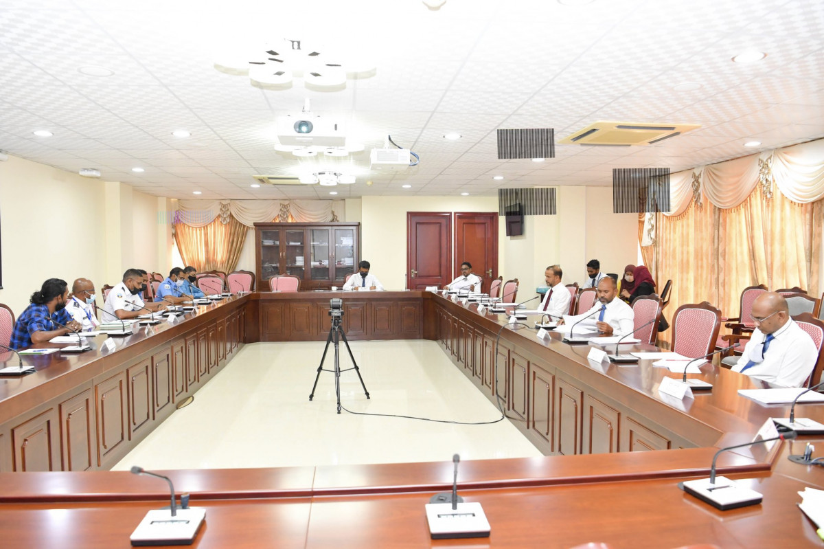 ރައްޔިތުންގެ މަޖިލީހުގެ އެންވަޔަރަންމަންޓް އެންޑް ކްލައިމެޓް ޗޭންޖް ކޮމިޓީއިން، ނެތިދިއުމުގެ ބިރު ހީވެފައިވާ ދިރޭތަކެތީގެ ވިޔަފާރިކުރުމުގެ ބިލާއި ގުޅޭ ގޮތުން ކަމާއި ގުޅޭ އިދާރާތަކާއި ބައްދަލުކުރެއްވުނ