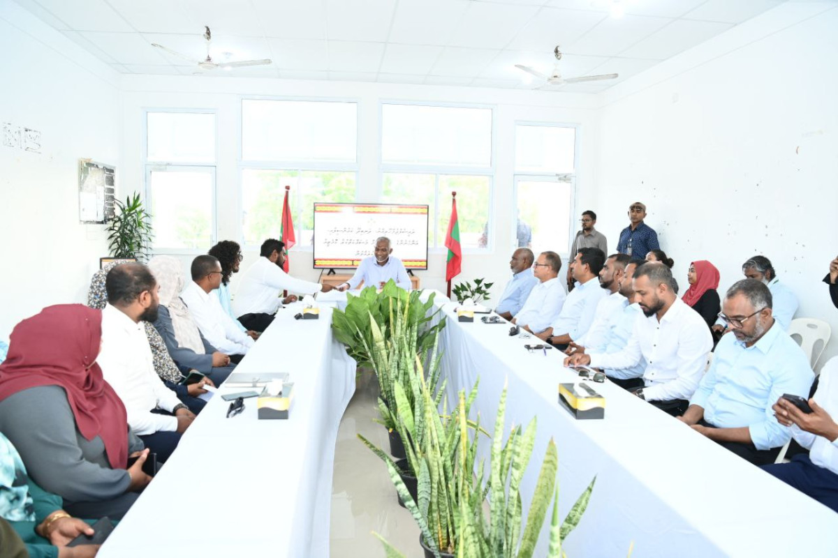 The president met Island Council and WDC members of L. Dhanbidhoo Island on Thursday