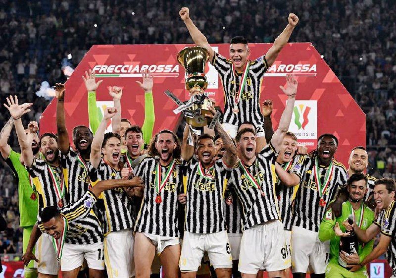 ޔުވެންޓަސް އިން އިޓާލިއަން ކަޕްގެ ތަށި އުފުލާލަނީ