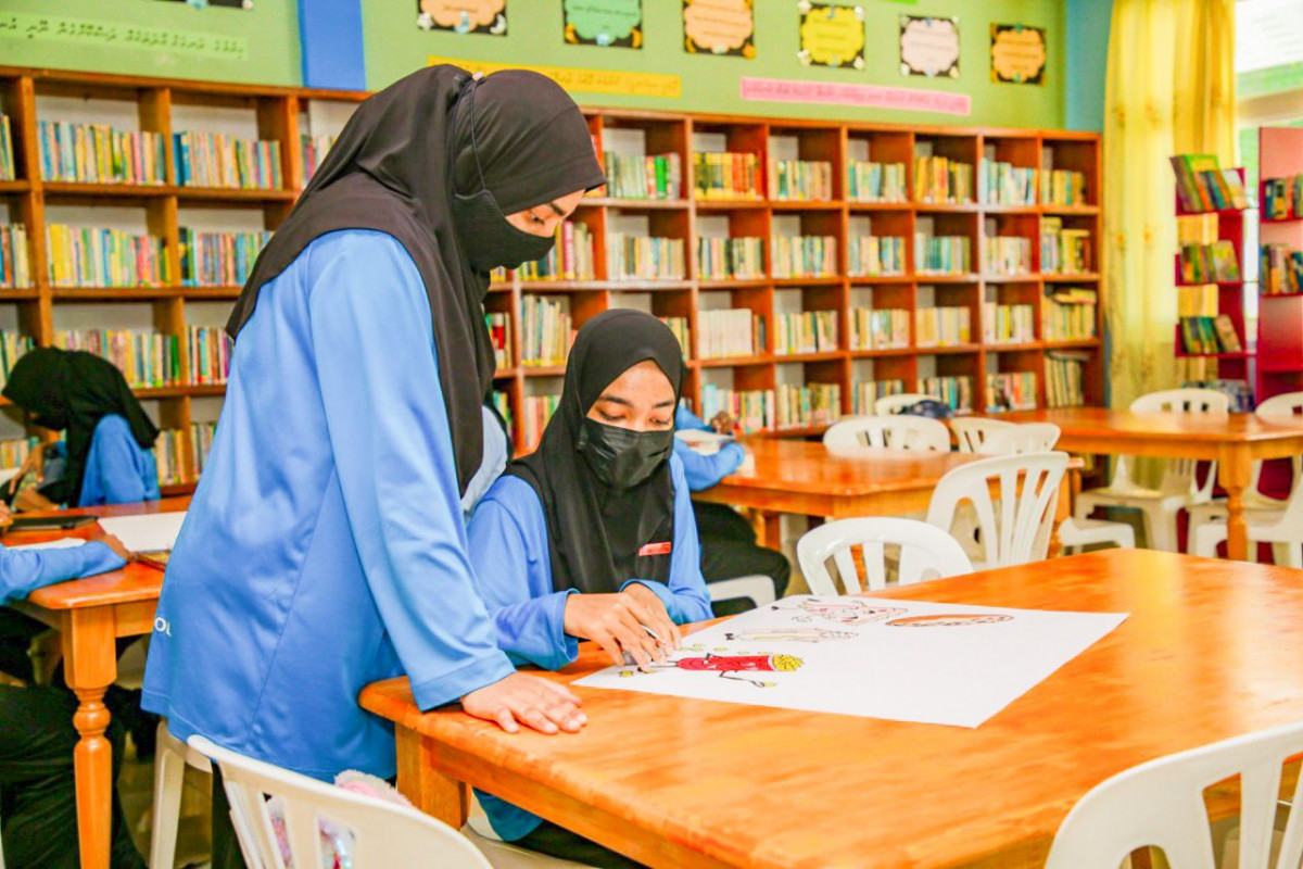 ބީއެމްއެލް އިން ހަނިމާދޫ ސްކޫލަށް އެހީތެރިވެދިނުން