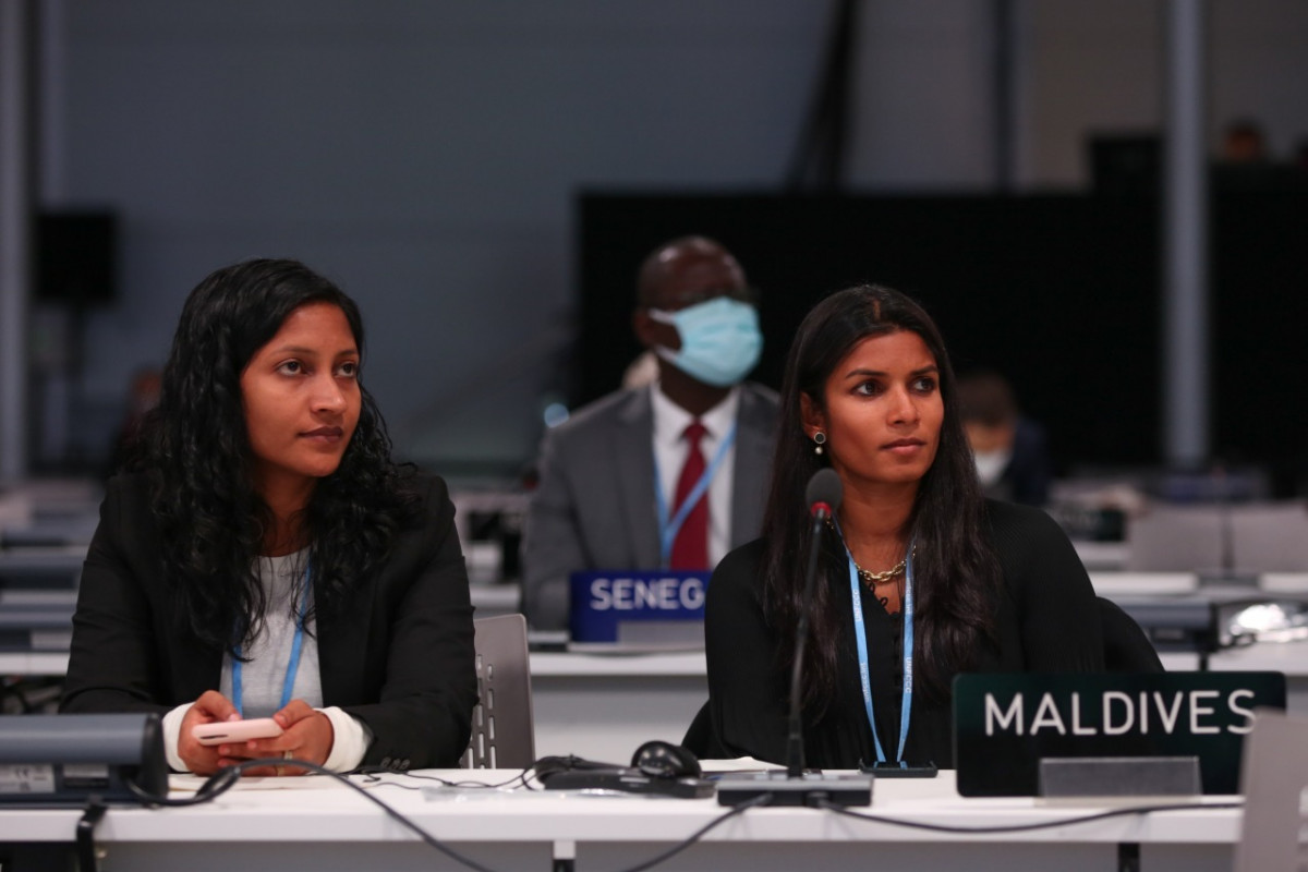 ކޮޕް26 ކޮންފަރެންސްގެ ހަވާސާ ބައްދަލުވުމެއްގައި ސްޕެޝަލް އެންވޯއީ ފޮރ ކްލައިމެޓް ޗޭންޖް ޞަބްރާ އާއި ސްޓޭޓް މިނިސްޓަރ ޚަދީޖާ ނަސީމް