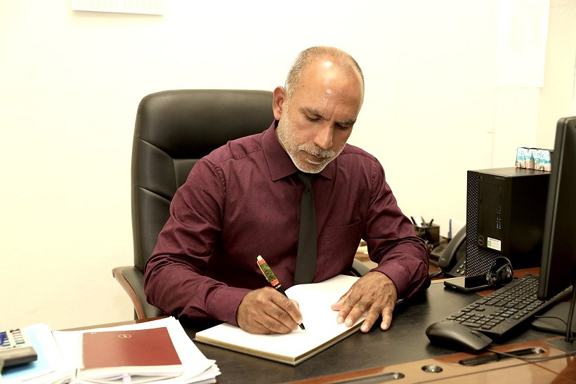 އިސްލާމިކް މިނިސްޓަރ ޑރ. އަހުމަދު ޒާހިރު އަލީ