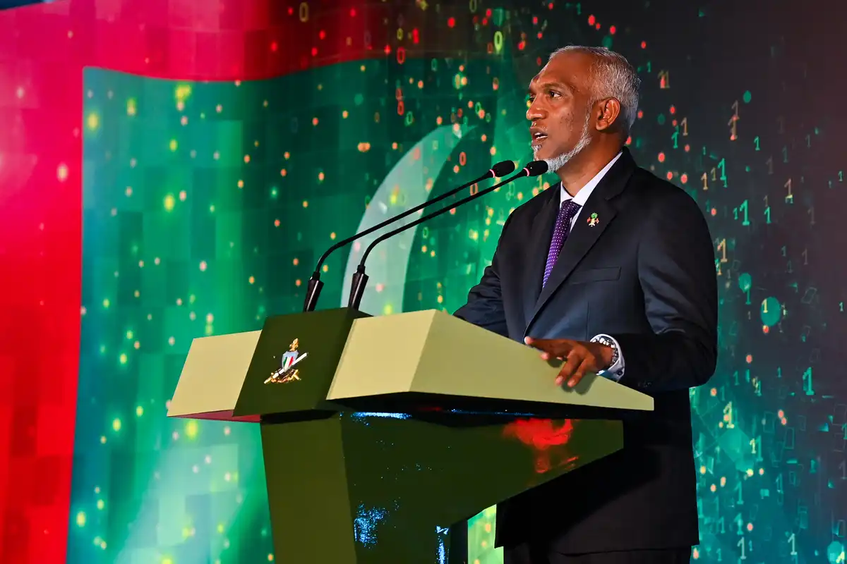 އެމް.އެން.ޑީ.އެފް. އެއަރ ކޯރ އިފްތިތާޙް ކުރުމާއި، އަންމޭންޑް އޭރިއަލް ވެހިކަލް ސިފައިންގެ ޚިދުމަތަށް ތަޢާރުފް ކުރުމުގެ ރަސްމިއްޔާތުގައި ރައީސުލްޖުމްހޫރިއްޔާ ޑރ. މުހައްމަދު މުއިއްޒު ވާހަކަފުޅު ދައްކަވަނީ.