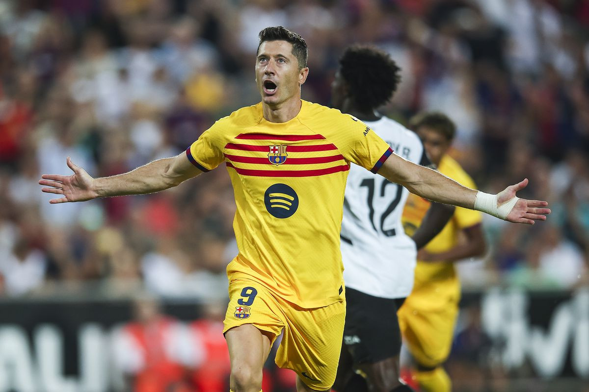 މެޗުގައި ލަނޑު ޖެހުމަށްފަހު ލެވަންޑޯސްކީ އުފާ ފާޅު ކުރަނީ