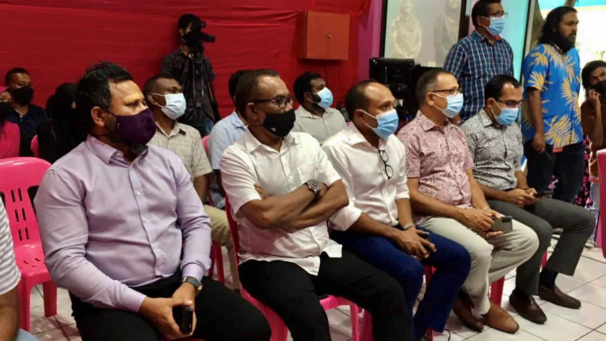 މިނިސްޓަރ މަލީހު އިދިކޮޅު ހަރަކާތްތަކުގައި ބައިވެރިވަނީ