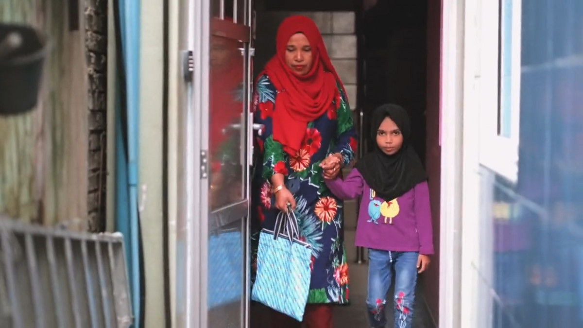 އާމިނަތު ސިލްވިއާ - ކުޑަ މުސާރައާއެކު އާއިލާގެ ކަންކަން ފޫބައްދަން ދަތި