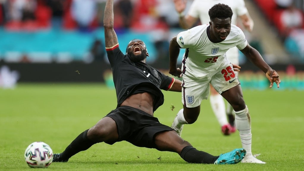 އިންގްލެންޑާއިި ޖަރުމަން ބައްދަލުކުރި މެޗުގެ ތެރެއިން - ފޮޓޯ: ގެޓީ އިމޭޖަސް