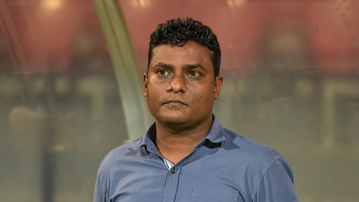 އީގަލްސްގެ ކޯޗުގެ މަގާމުން ވަކިވި މުޙައްމަދު ޝާޒްލީ (ޝާޒް)