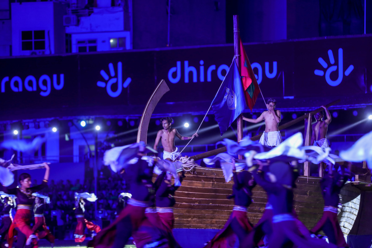 26 ޖުލައި 2019 --މިނިވަން ދުވަހުގެ ރަސްމީ ޕެރޭޑުގެ ހަރަކާތްތައް، ގަލޮޅު ދަނޑުގައި ބޭއްވި ޕެރޭޑް ޝަރަފްވެރި ކޮށްދެއްވީ ރައީސުލް ޖުމްހޫރިއްޔާ އިބްރާހިމް މުހައްމަދު ސޯލިހް-- ފޮޓޯ: ޝުއައިބް މުހައްމަދު