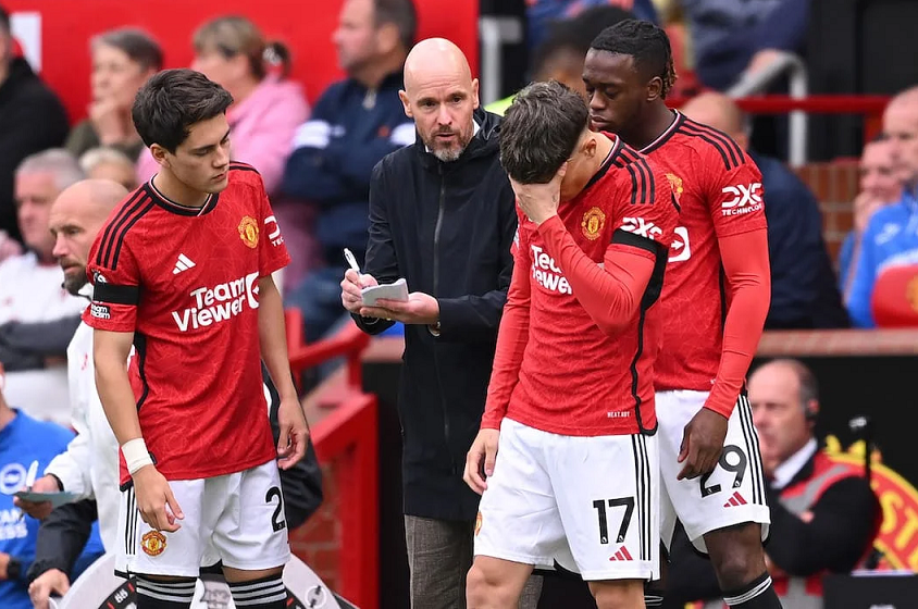 ޔުނައިޓެޑްގެ ކުޅުންތެރިންނަށް ކޯޗު ބުނެދެނީ