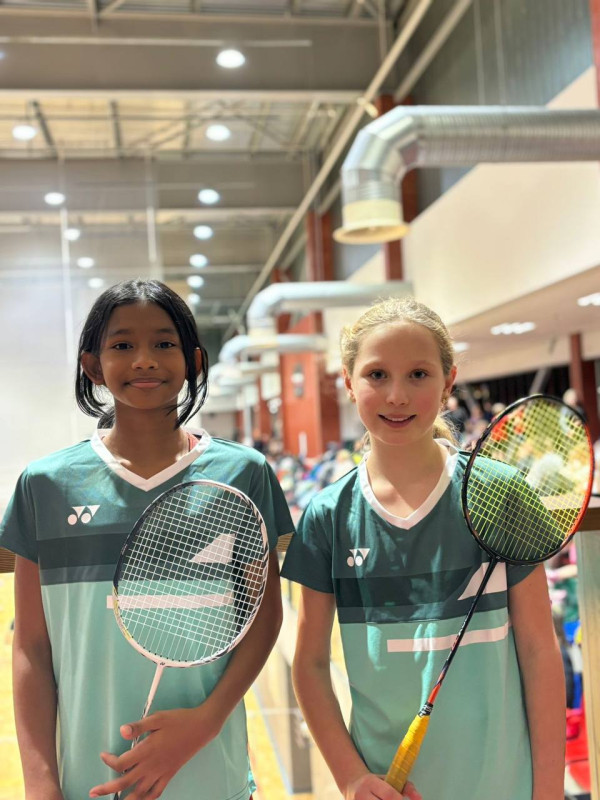 ޔޮނެކްސް މުބާރާތުގައި ވާދަކުރަމުން އަންނަ ރާއްޖޭގެ ލައިބާ އަދި ލައިބާގެ ޕެއާ ޕާޓްނަރު އޮލީވިއާ