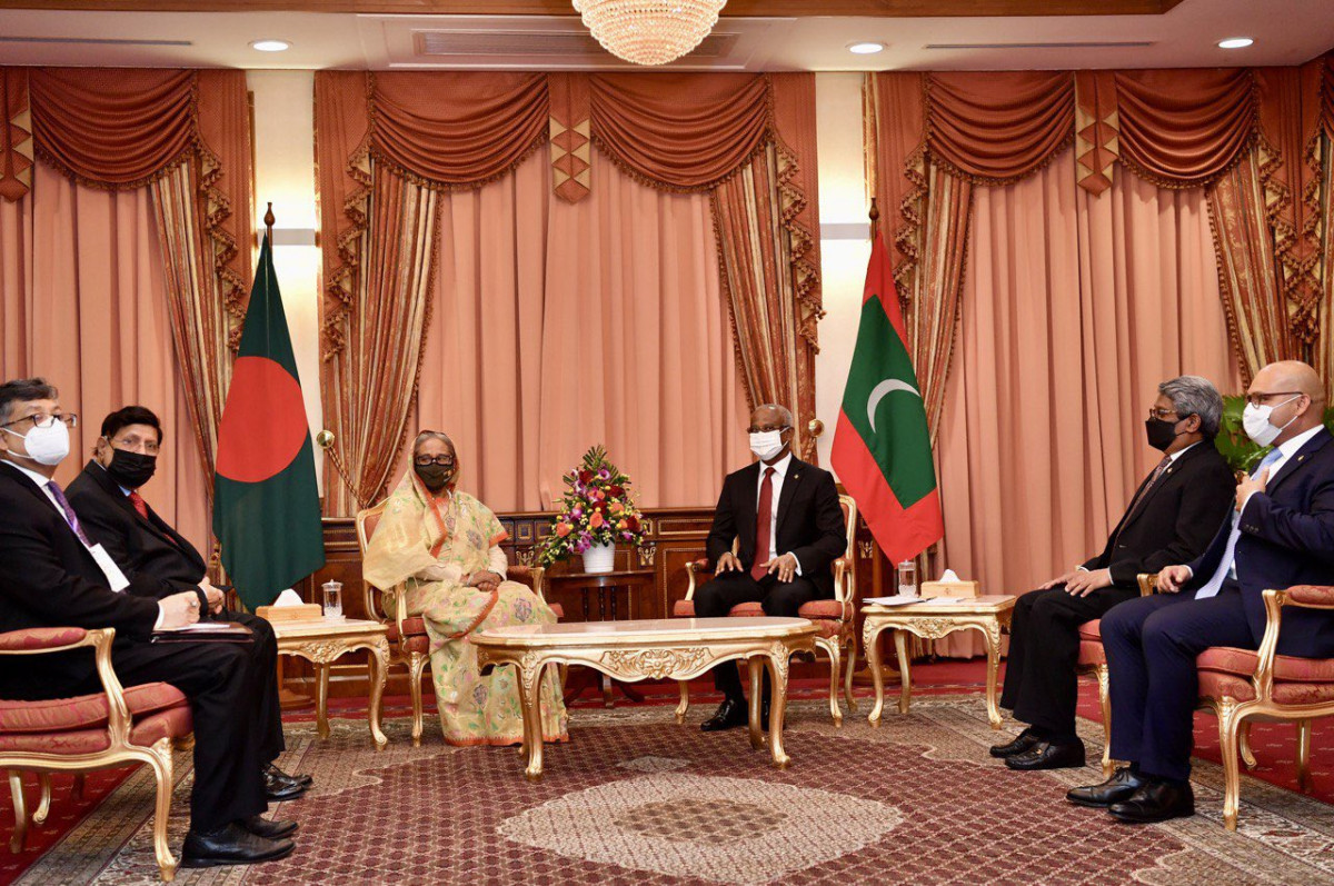 ރައީސުލްޖުމްހޫރިއްޔާ ޝެއިޚް ހަސީނާއާ ބައްދަލު ކުރެއްވުން