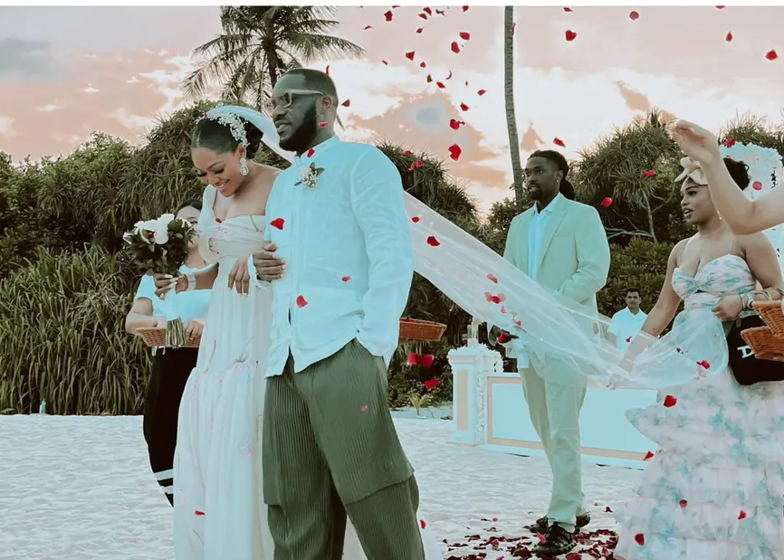 ޖޭޖޭ އޮކާޗާގެ ކައިވެނީގެ ރިހިޔޫބީލް ހަފުލާގެ ތެރެއިން