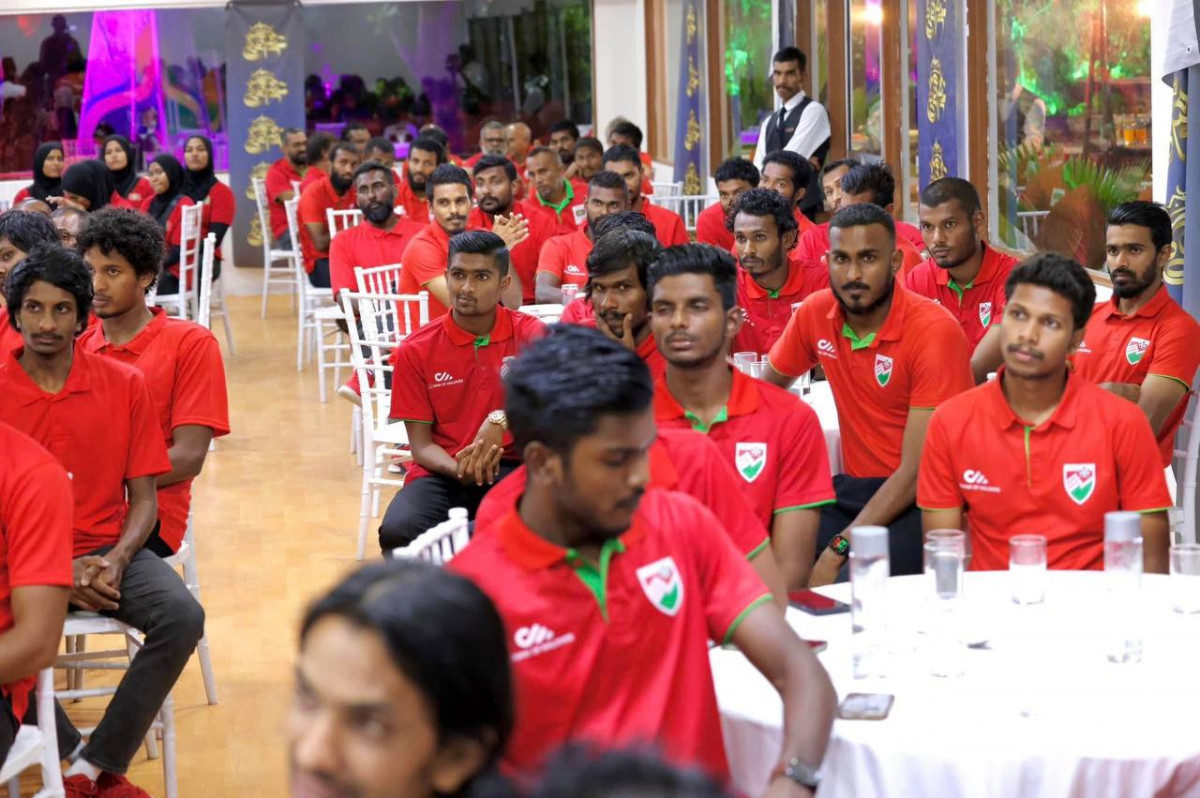 ޤައުމީ ޓީމުތަކާއެކު މިނިސްޓަރު މަޚްލޫފް ބޭއްވެވި ބައްދަލުވުމުގެ ތެރެއިން