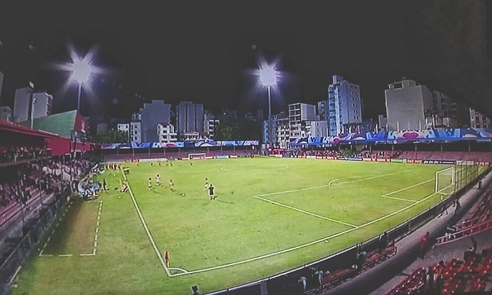 ނެޝަނަލް ސްޓޭޑިއަމް ދިއްލާފައި، ބޮކިތަކުގައި ވަނީ މައްސަލަ ޖެހިފައި