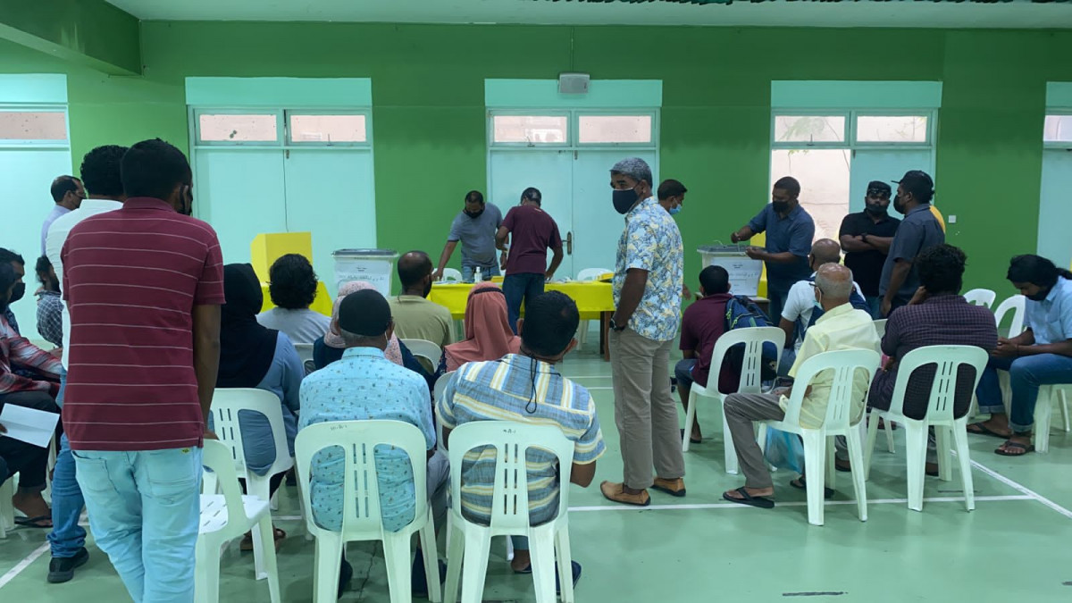 އެމްޑީޕީ ގައުމީ މަޖިލީހުގެ އިންތިޚާބު 2021 - ބ. ކެންދޫ ދާއިރާގެ ވޯޓުލުން ކުރިއަށްދަނީ - ފޮޓޯ: އިންތިޚާބީ އޮފިޝަލުން