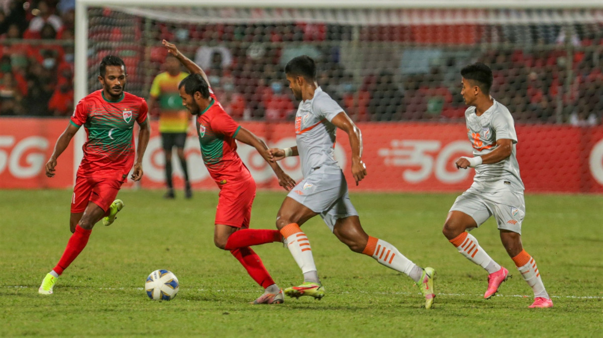 އިންޑިއާ އާއި ރާއްޖެ ބައްދަލުކުރި މެޗުގެ ތެރެއިން - ފޮޓޯ: އިމޭޖަސް.އެމްވީ