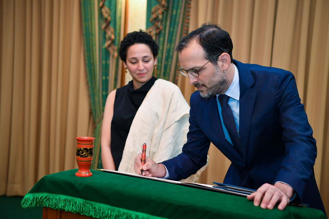 ޑޮމިނިކަން ރިޕަބްލިކް ސަރުކާރުން ރާއްޖެއަށް ކަނޑައެޅި އައު ސަފީރު، ޑޭވިޑް އިމަނުއެލް ޕުސް ބަޗަލް - ފޮޓޯ: ރައީސް އޮފީސް