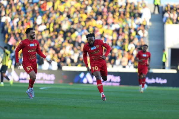 މެޗުގައި ލަނޑު ޖެހުމަށްފަހު ޑަމަކްގެ ކުޅުންތެރިން އުފާ ފާޅު ކުރަނީ